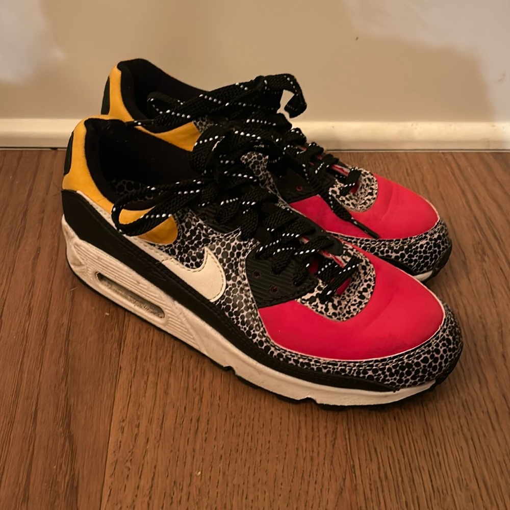 Nike Women’s Air Max 90 SE, size 7.5